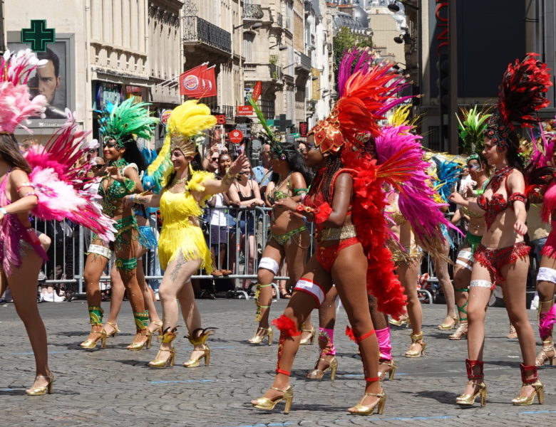 Défilé de Carnaval sur les Champs Elysées