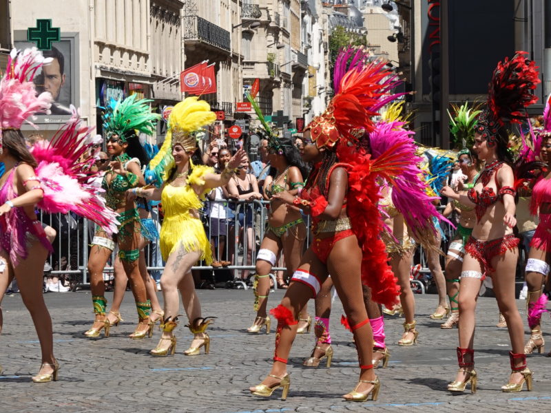 Défilé de Carnaval sur les Champs Elysées